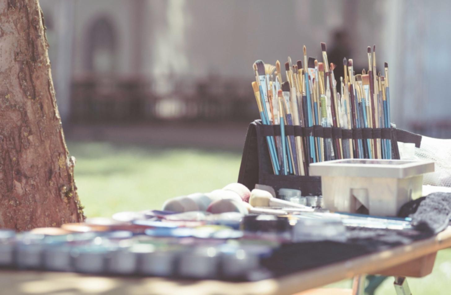 Kreative Illustration Workspace mit digitalen Tools